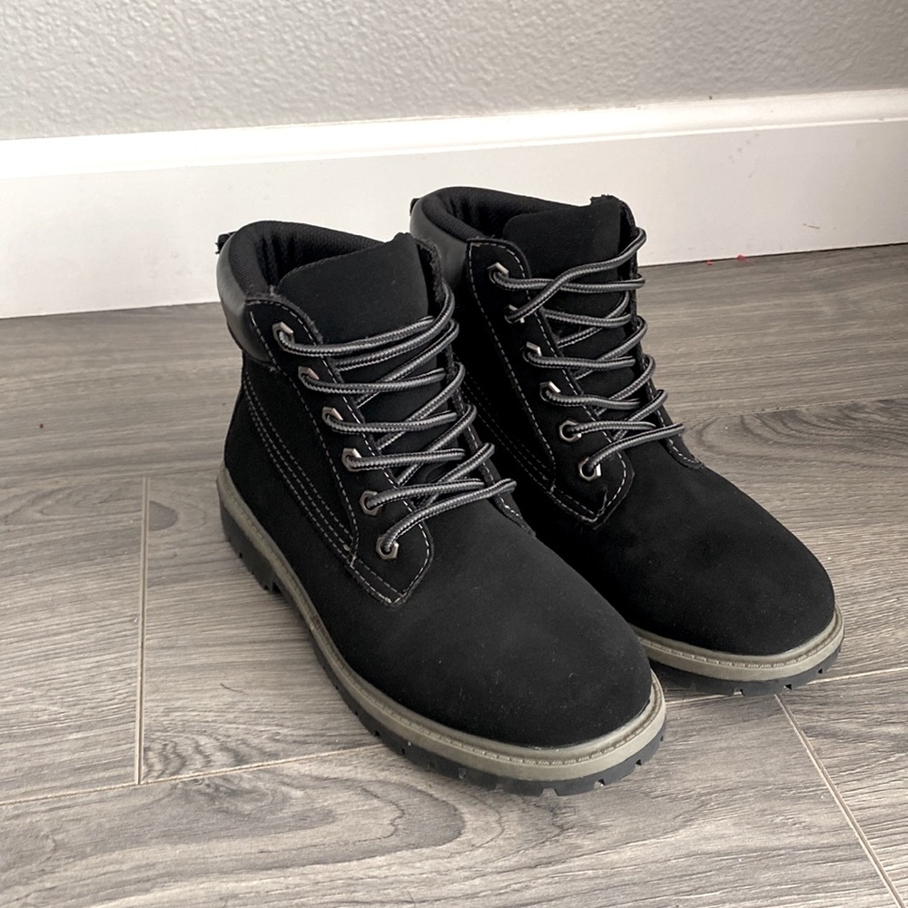 Eddie Bauer Black Suede Boots 5 Big Boys